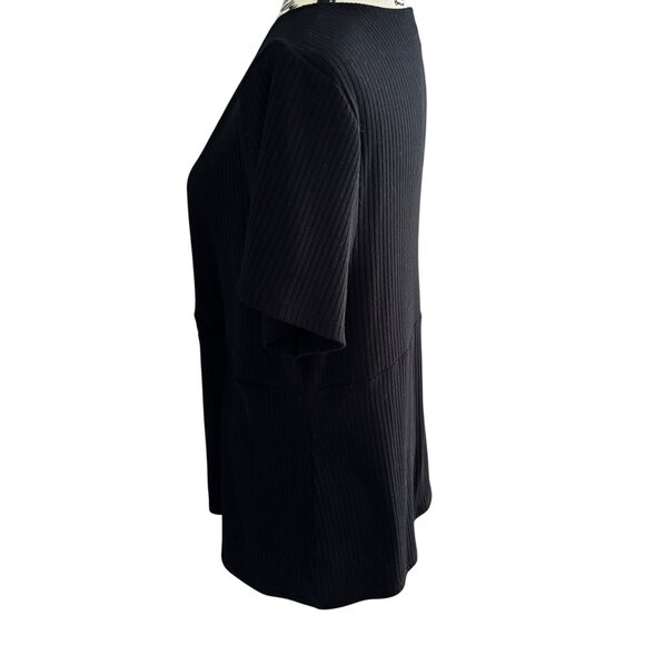 Torrid Women's Black Ribbed Knit Surplice Top Plus Size 3 3X V Neck Short Sleeve - Picture 2 of 6